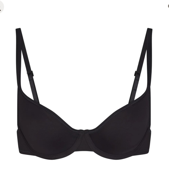 SIGNATURE SWIM UNDERWIRE SCOOP BIKINI
TOP | ONYX - ONYX / 34 / A - Picture 2 of 6